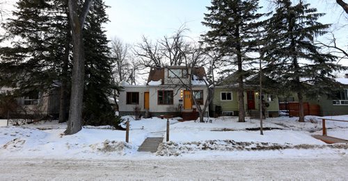Guay Avenue in St.Vital for frontage levy story, Friday, March 6, 2015. (TREVOR HAGAN/WINNIPEG FREE PRESS)