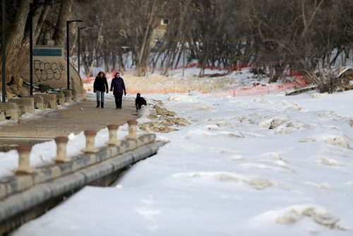 The Assiniboine River and river walk, near the Manitoba Legislative Building, Sunday, March 8, 2015. (TREVOR HAGAN/WINNIPEG FREE PRESS)