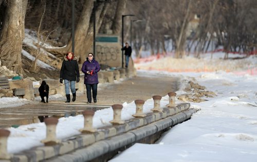 The Assiniboine River and river walk, near the Manitoba Legislative Building, Sunday, March 8, 2015. (TREVOR HAGAN/WINNIPEG FREE PRESS)