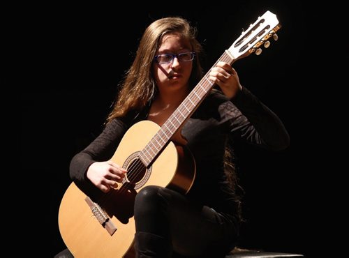 Alyssa Cohen plays classical guitar during the Winnipeg Music Festival at the Winnipeg Art Gallery, Saturday, March 14, 2015. (TREVOR HAGAN/WINNIPEG FREE PRESS)