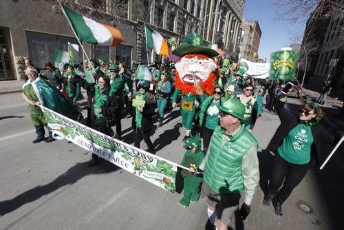 March 14, 2015 - 150314  -  Winnipeggers come out to enjoy the fourth annual St. Patrick's Day Parade and the great weather Saturday, March 14, 2015. John Woods / Winnipeg Free Press