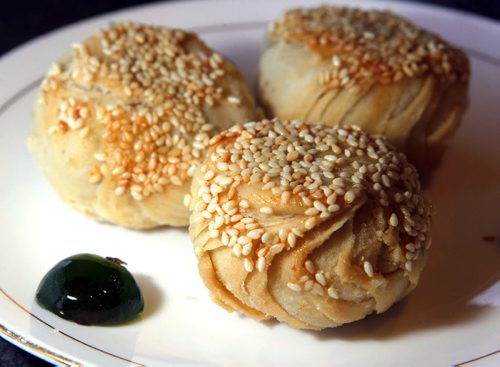 RESTAURANT REVIEW - Hai Shang at 2991 Pembina Highway . Mashed Turnip pasteries.  BORIS MINKEVICH/WINNIPEG FREE PRESS MARCH 16, 2015