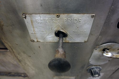 Old oven control knob at Tony's Master of Pizza, 1100 Pembina Hwy-Tony's has been in business for 50-plus years in the area- See Dave Sanderson 49.8 story - Mar 20, 2015   (JOE BRYKSA / WINNIPEG FREE PRESS)