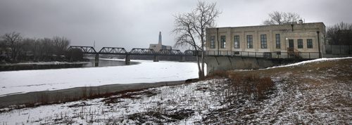 The former pumping station at James Street overlooks the thawing Red River Tuesday.  WHATS UP, JAMES? Its spring, when a young amateur hydrologists fancy turns to river levels. The absence of flooding this year means Winnipeg is bound to see a riverwalk sooner than usual. Right now, the Red is sitting a foot and below the riverwalk. More precipitation and the Assiniboine basin crest may result in it getting submerged, but this is shaping to be the best year in a while  if the weather co-operates.  See Bart Kives story. March 24, 2015 - (Phil Hossack / Winnipeg Free Press)