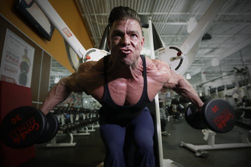 March 24, 2015 - 150324  -  Grant Reid, a competitive body builder and owner of Team G-Fit, a fitness consultation business, works out at a Winnipeg gym Tuesday, March 24, 2015. Reid is taking a run at this year's Mr. Manitoba. John Woods / Winnipeg Free Press