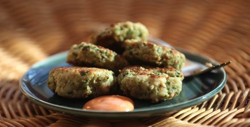 Food Front - "Fish Cakes with Paprika Mayo".  See Alison Gilmore's story. March 30, 2015 - (Phil Hossack / Winnipeg Free Press)