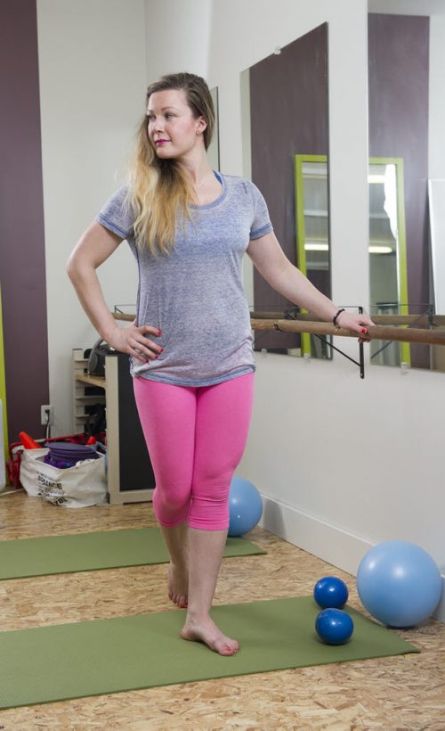 150331 Winnipeg - DAVID LIPNOWSKI / WINNIPEG FREE PRESS  Tannis Miller is a former professional fitness model and is also a personal trainer and beauty guru. She is photographed at Revive Fitness Tuesday March 31, 2015.