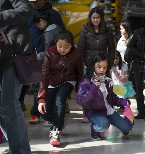 150405 Winnipeg - DAVID LIPNOWSKI / WINNIPEG FREE PRESS  About 500 people came out on Sunday April 5, 2015 to participate in the Royal Aviation Museum of Western Canada Easter Egg Hunt.