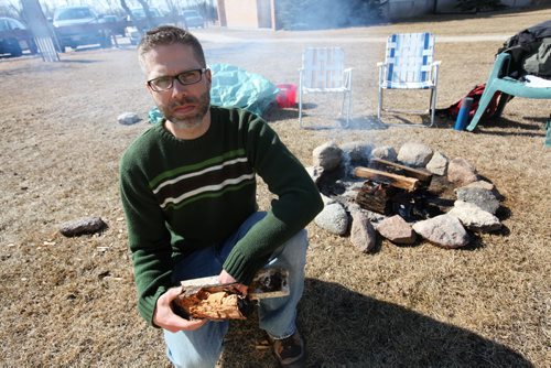 Faith page. Steve Heinrichs, staff person of Mennonite Church Canada, keeps vigil from Easter to Earth Day to bring attention to climate change issues. April 9, 2015 Ruth Bonneville / Winnipeg Free Press.