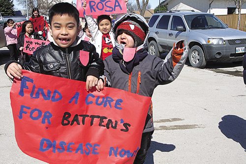 Canstar Community News April 16 2014 - James Nisbet School children walk for their friend Rosa Parmar who has Batten disease (JARED STORY/THE TIMES/CANSTAR COMMUNITY NEWS)