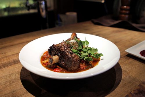 ENT - REST REVIEW - Bellissimo Restaurant & Lounge. Lamb shank. BORIS MINKEVICH/WINNIPEG FREE PRESS APRIL 20, 2015