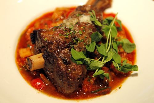 ENT - REST REVIEW - Bellissimo Restaurant & Lounge. Lamb shank. BORIS MINKEVICH/WINNIPEG FREE PRESS APRIL 20, 2015