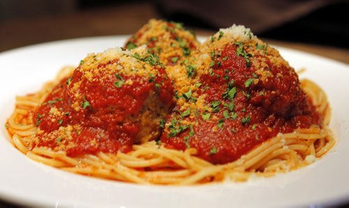 ENT - REST REVIEW - Bellissimo Restaurant & Lounge. Spaghetti with veal meatballs. BORIS MINKEVICH/WINNIPEG FREE PRESS APRIL 20, 2015
