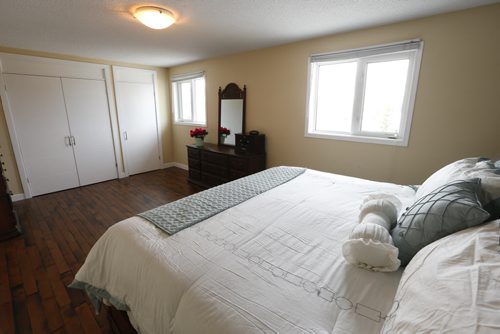 Homes. 35 Ladywood Drive in Silver Heights and the realtor is Jeff Stern. The master bedroom. Todd Lewys story Wayne Glowacki/Winnipeg Free Press April 21 2015