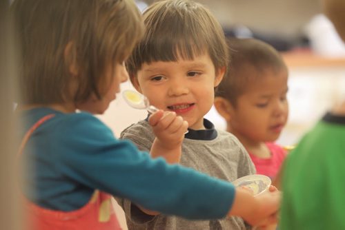 49.8   Feature photos on Early Childhood Educators working with kids at Splash Child Enrichment Centre on McGregor Street. Pre-school kids eat lunch together.  See Mary Agnes Welch story.   Ruth Bonneville / Winnipeg Free Press April 28, 2015