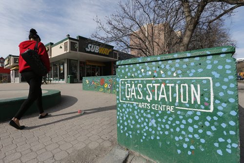 April 28, 2015 - 150427  -   Intersection at River and Osborne with the GAs Station Theatre Tuesday, April 28, 2015. John Woods / Winnipeg Free Press