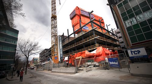The "GlassHouse" condo building underway on Hargeave St just north of Portage ave Thursday. See Murray McNeill story. April 30, 2015 - (Phil Hossack / Winnipeg Free Press)