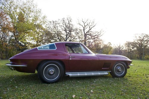 141024 Winnipeg - DAVID LIPNOWSKI / WINNIPEG FREE PRESS  Wayne Penner - 1967 Corvette