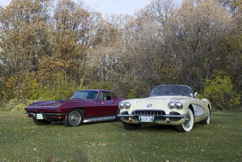 141024 Winnipeg - DAVID LIPNOWSKI / WINNIPEG FREE PRESS  Wayne Penner - 1958 Corvette & 1967 Corvette