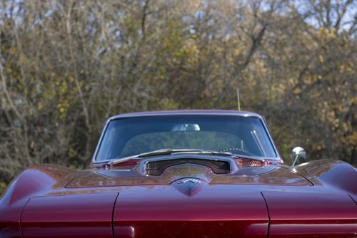 141024 Winnipeg - DAVID LIPNOWSKI / WINNIPEG FREE PRESS  Wayne Penner - 1967 Corvette