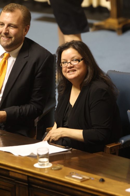 MLA Amanda Lathlin in Assembly at the Leg Wednesday.   Wednesday, May 06/15 Ruth Bonneville  / Winnipeg Free Press