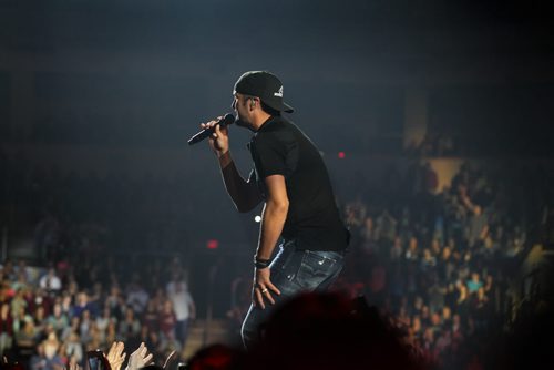 Luke Bryan performs at MTS Centre Wednesday night to a sold out crowd of screaming fans.   May 06, 2015 Ruth Bonneville / Winnipeg Free Press