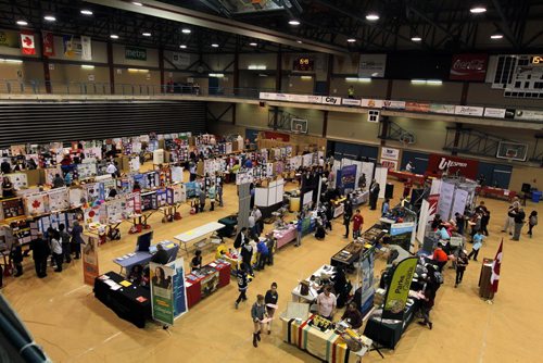 Local - history projects - Duckworth centre at UofW, students display their history projects for provincial heritage fair. BORIS MINKEVICH/WINNIPEG FREE PRESS May 7, 2015