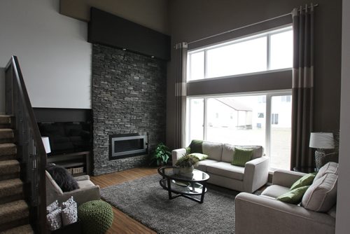 New Home 9 Fairbairn Bay Living Room 150511 - Monday, May 11, 2015 -  (MIKE DEAL / WINNIPEG FREE PRESS)