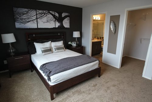 New Home 9 Fairbairn Bay Master Bedroom 150511 - Monday, May 11, 2015 -  (MIKE DEAL / WINNIPEG FREE PRESS)