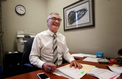 Longtime MLA Stan Struthers at his desk after he announced his decision not to seek re-election in April 2016 150513 May 13, 2015 Mike Deal / Winnipeg Free Press