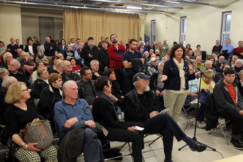 LOCAL - Community meeting on crime in River Heights. Meeting was packed out the door at Corydon Community Centre. Community members line up to ask questions and comment. BORIS MINKEVICH/WINNIPEG FREE PRESS May 13, 2015
