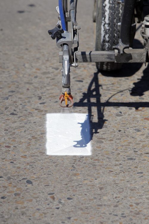 49.8 - Road lines being painted by a City of Winnipeg crews on Pembina and University Crescent. BORIS MINKEVICH/WINNIPEG FREE PRESS May 21, 2015