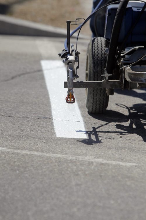 49.8 - Road lines being painted by a City of Winnipeg crews on Pembina and University Crescent. BORIS MINKEVICH/WINNIPEG FREE PRESS May 21, 2015