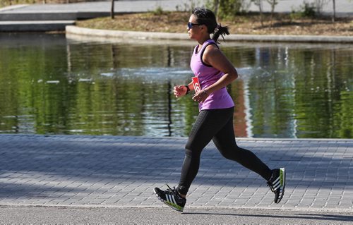 Participants take part in the Canadian Diabetes Association (CDA) run/walk at Assiniboine Park Sunday morning.  150524 May 24, 2015 Mike Deal / Winnipeg Free Press
