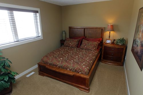 HOMES - 60 Dana Crescent in Amber Trails - bedroom.  BORIS MINKEVICH/WINNIPEG FREE PRESS May 25, 2015