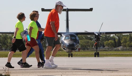 Participants take part in the Royal Canadian Air Force Family Run/Walk at 17 Wing Airforce Base Sunday morning.  150531 May 31, 2015 Mike Deal / Winnipeg Free Press