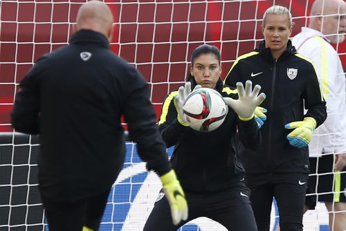 June 7, 2015 - 150607  -  Hope Solo from Team USA practices on the pitch for the first time at Winnipeg Stadium in preparation for the FIFA Women's World Cup Sunday, June 7, 2015. John Woods / Winnipeg Free Press