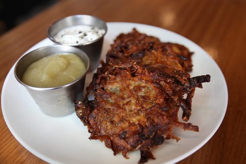 Sherbrook Street Deli  102 Sherbrook St- potato latkes-See Marion Warhaft restaurant review- June 09, 2015   (JOE BRYKSA / WINNIPEG FREE PRESS)