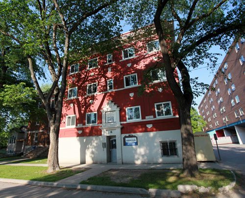 Apartment building at 485 Furby where a girl was held captive. See Mike MCIntyre's piece on human trafficking. June 10, 2015 - (Phil Hossack / Winnipeg Free Press)