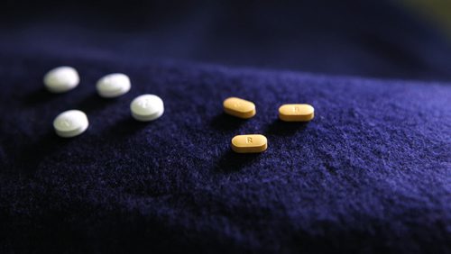 According to data from the Winnipeg Regional Health Authority, more than 1,000 Winnipeg nursing home residents at any one time are being placed on powerful antipsychotic drugs to control their behaviour  even though theyve not been diagnosed with illnesses such as schizophrenia..  Experts say some off-label use of antipsychotics such as risperidone and olanzapine, which are used to treat schizophrenia, may be warranted, but the level of use in many Canadian nursing homes is too high. Various photos of the drugs in pill form for story. See story.  June 10, 2015 Ruth Bonneville / Winnipeg Free Press