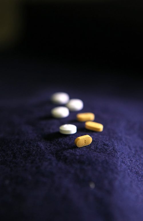 According to data from the Winnipeg Regional Health Authority, more than 1,000 Winnipeg nursing home residents at any one time are being placed on powerful antipsychotic drugs to control their behaviour  even though theyve not been diagnosed with illnesses such as schizophrenia..  Experts say some off-label use of antipsychotics such as risperidone and olanzapine, which are used to treat schizophrenia, may be warranted, but the level of use in many Canadian nursing homes is too high. Various photos of the drugs in pill form for story. See story.  June 10, 2015 Ruth Bonneville / Winnipeg Free Press