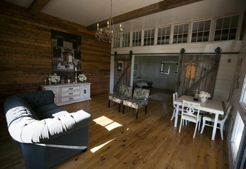 The inside of the Parlour, for the bridal parties, at The Wedding Barn near Steinbach, Manitoba. See story by Bill Redekop June 11, 2015 - MELISSA TAIT / WINNIPEG FREE PRESS