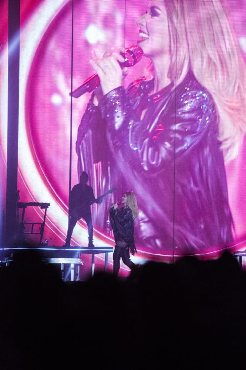 Shania Twain performs at the MTS Centre in Winnipeg on Monday, June 15, 2015.  Mikaela MacKenzie / Winnipeg Free Press