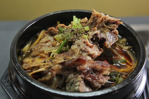 Da Da Korean Cuisine Restaurant at 590 Corydon Avenue.  A dish of Yaki Mandu.  150617 June 17, 2015 MIKE DEAL / WINNIPEG FREE PRESS