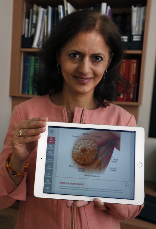 U of M-trained Dr. Sandhya Pruthi who is visiting from the Mayo Clinic, shes developed a Mayo Clinic breast cancer App for the iPad for newly-diagnosed breast cancer patients to help them get through it. Carol Sanders story   Wayne Glowacki / Winnipeg Free Press June 24  2015