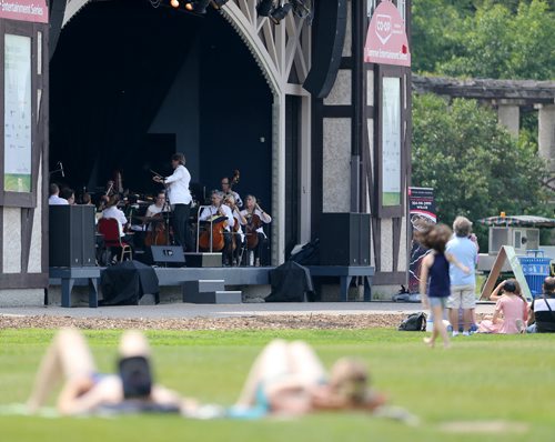 The WSO performs in Assiniboine Park, Sunday, June 28, 2015. (TREVOR HAGAN/WINNIPEG FREE PRESS)