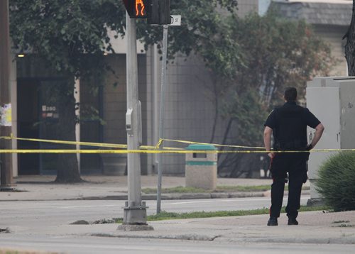 July 5, 2015 - 150705  -  Winnipeg Police bomb squad and emergency crews were called to 280 Stradbrook for a suspicious package in Winnipeg Sunday, July 5, 2015. John Woods / Winnipeg Free Press