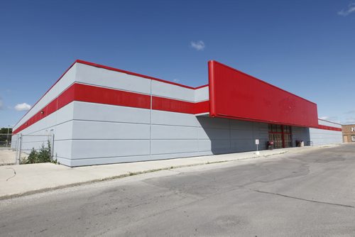 July 5, 2015 - 150706  -  Former Zellers store at North Gate shopping centre in Winnipeg will open as a Save On Foods. Photographed Monday, July 6, 2015. John Woods / Winnipeg Free Press
