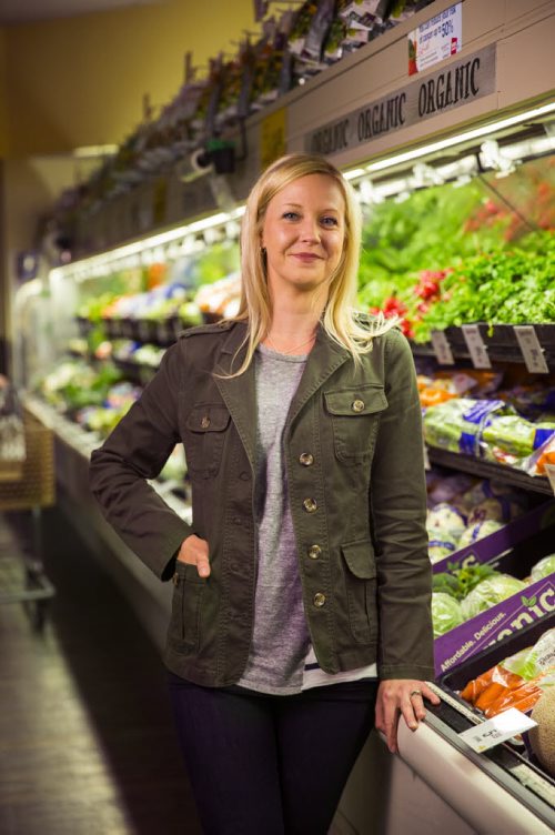 Jorie Janzen, director of sports dietetics at the Canadian Sport Centre Manitoba, chats about the benefits of replacing certain foods with healthier versions at a Safeway in Winnipeg on Tuesday, July 7, 2015.   Mikaela MacKenzie / Winnipeg Free Press