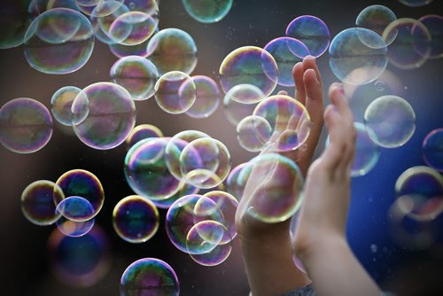 July 12, 2015 - 150712  -  Bubbles and giggles fill the air at the Winnipeg Folk Fest Sunday, July 12, 2015. John Woods / Winnipeg Free Press